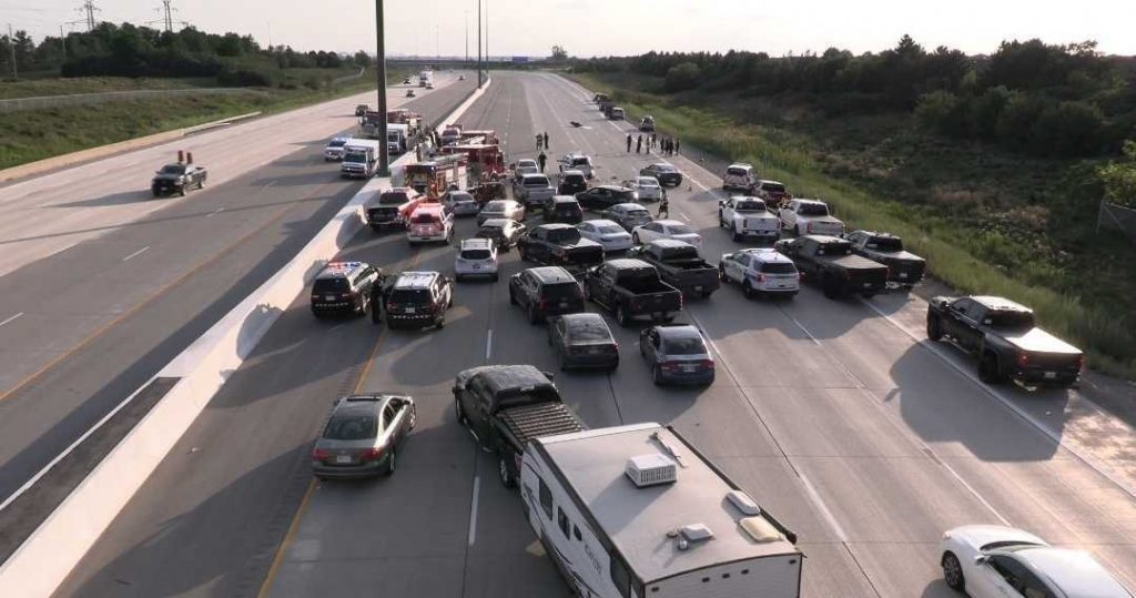 Video Multi Vehicle Crash Closes Highway Lanes In Brampton Insauga 