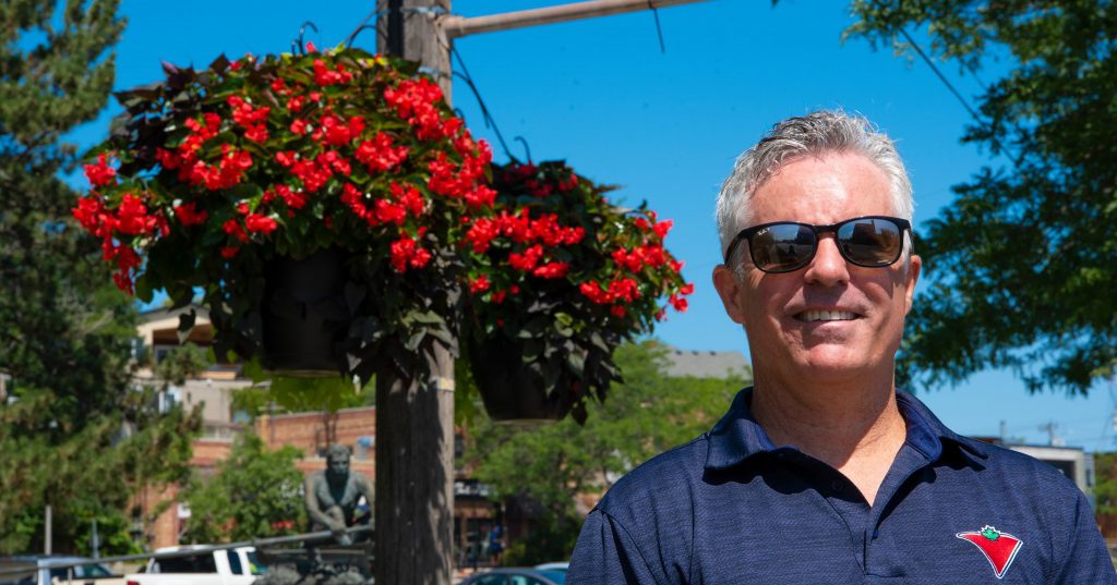 With help from Canadian Tire, two St Catharines streets get more flower