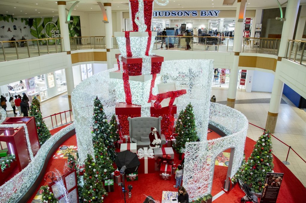 Bring The Kids And Pets For A Photo With Santa At Brampton’s Bramalea ...