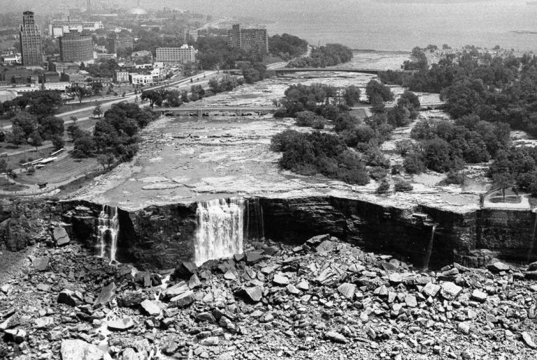 Niagara Falls Dried Up Twice In The Last 120 Years Insauga 
