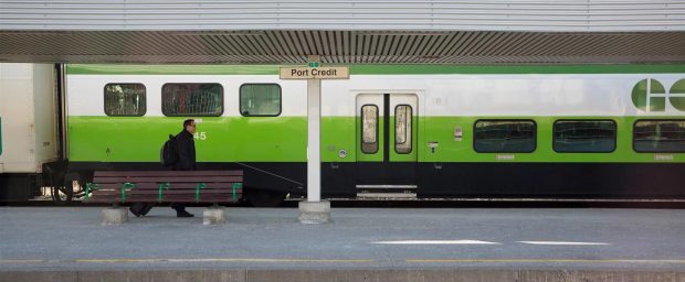 GO Train Stopped at Long Branch Station in Mississauga, Ontario Editorial  Photography - Image of mass, diesel: 164586347