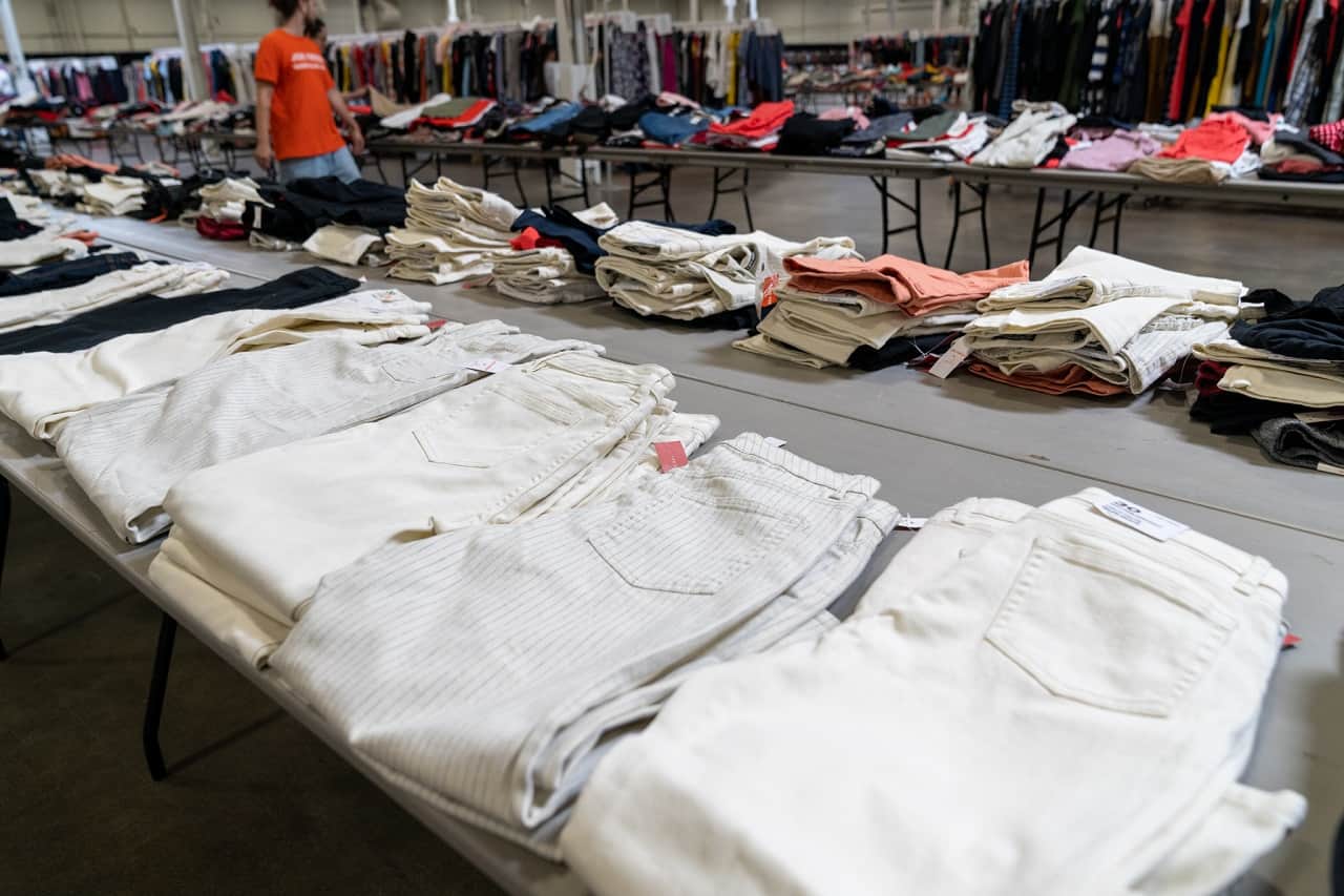 A Huge Joe Fresh Warehouse Sale Is Happening In Montreal & Prices Are As  Low As $2 - MTL Blog