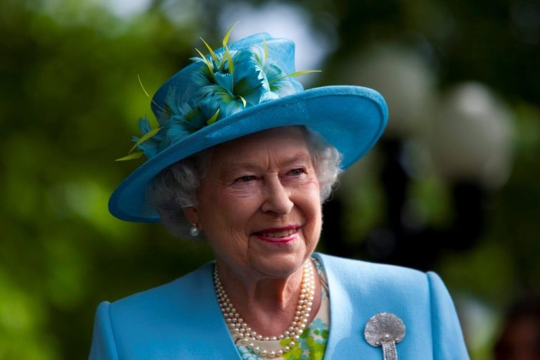 The Queen Longest Reigning Monarch In British History Dies At 96 Buckingham Palace Insauga 7319