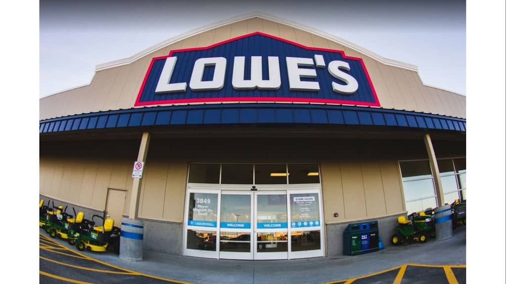 Pickering Lowe's superstore wins big prize at national hardware and home improvement awards gala | inDurham