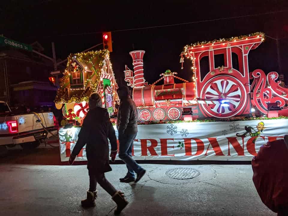 Oshawa's Santa Claus Parade in need of floats, bands and dancers for
