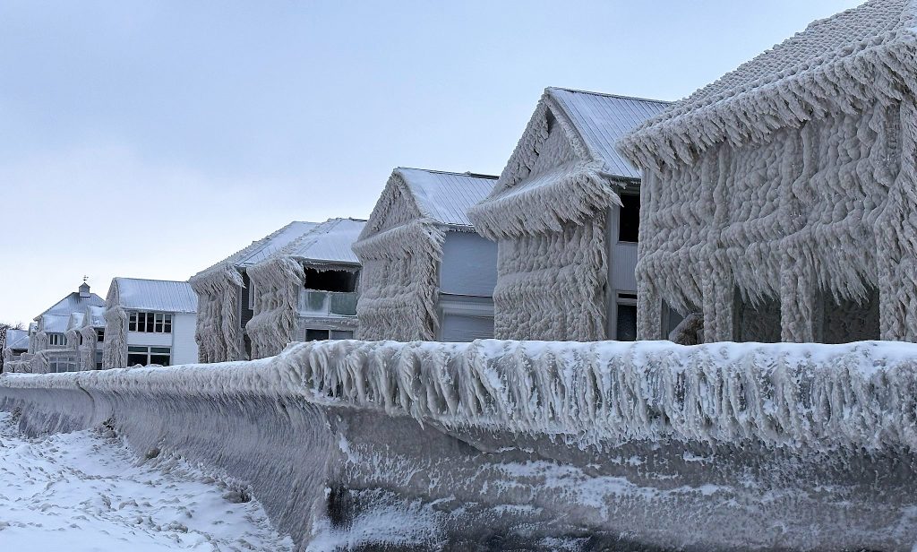 Blizzard Of Christmas 2022 Turned Fort Erie Homes Into Ice Castles ...