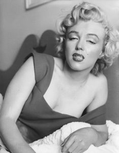 Marilyn Monroe had to learn to smoke for film shot in Niagara Falls ...