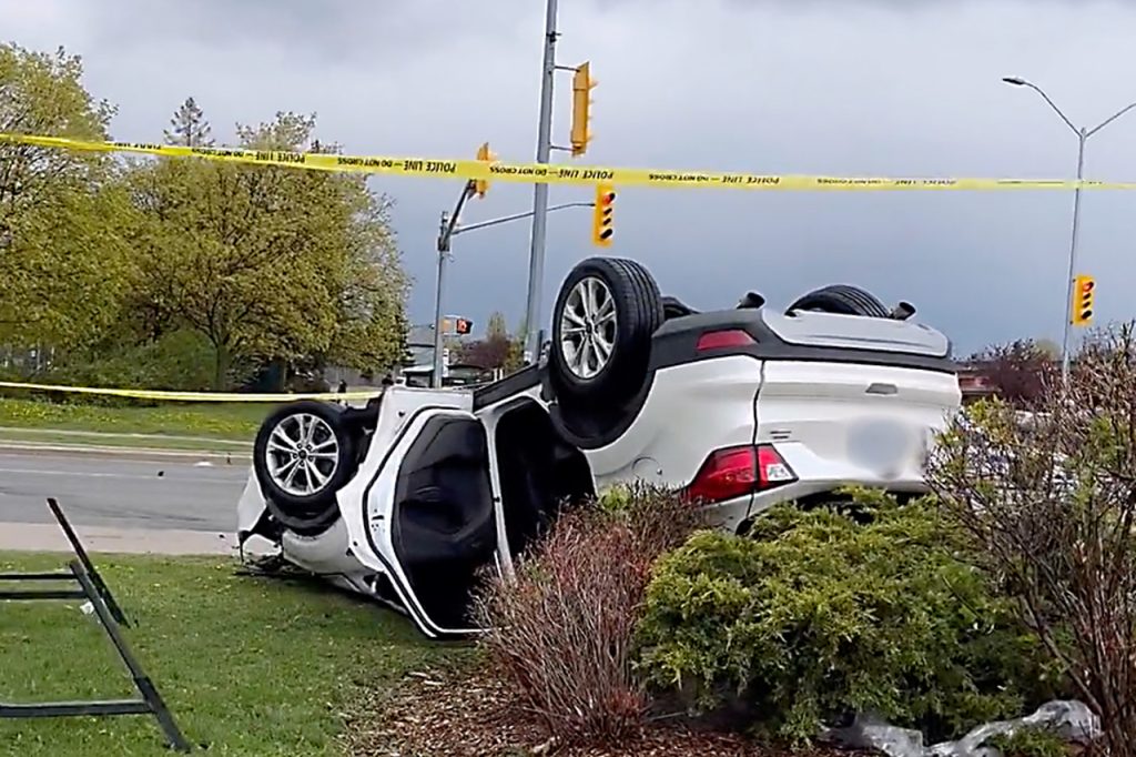 Video Shows 2 Car Crash That Flipped One Vehicle At A Mississauga Intersection Insauga