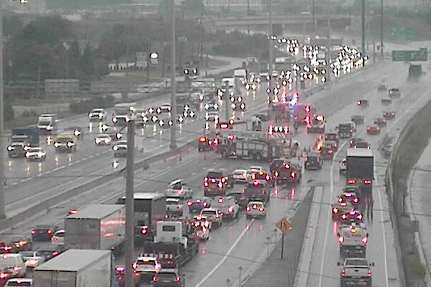 Update: 3 lanes blocked on the QEW in a multi-vehicle crash in Oakville ...