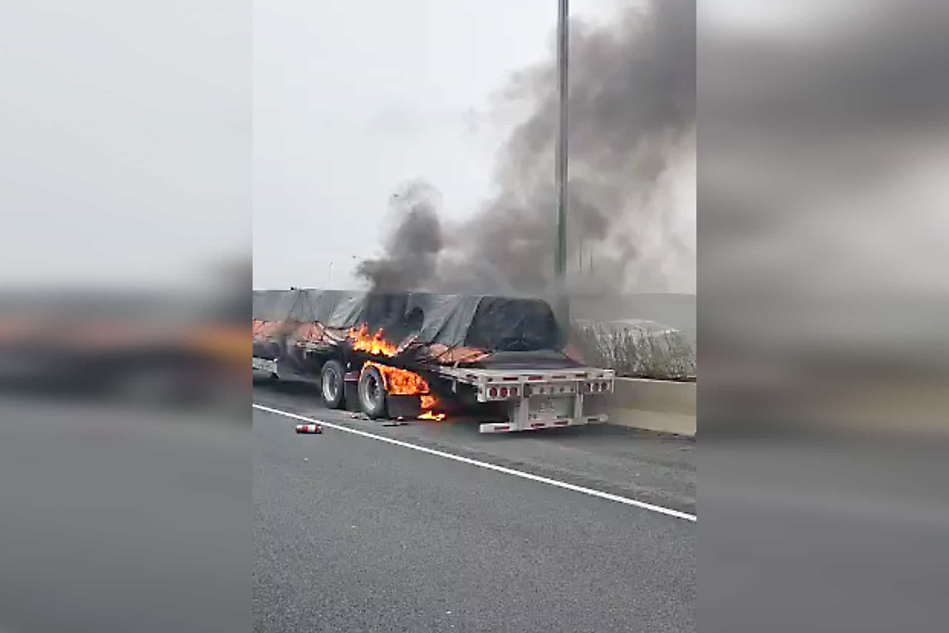 truck fire hwy 401 mississauga