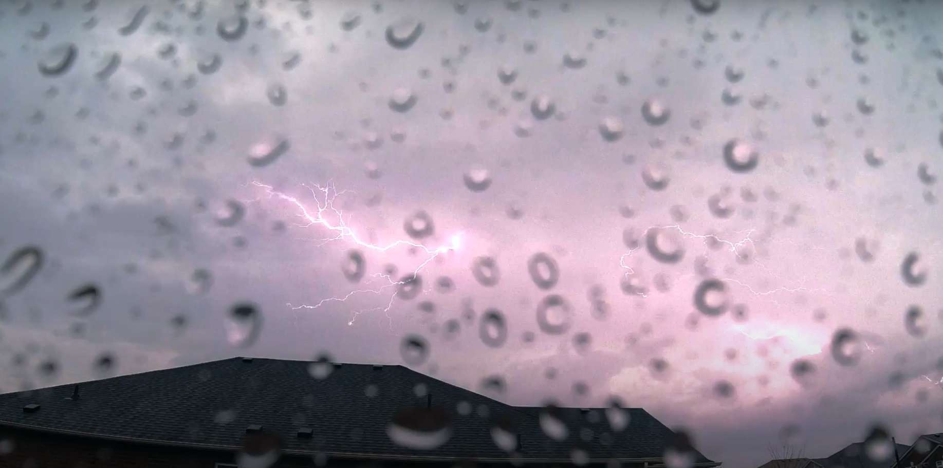Hail, lightning and rain part of winter thunderstorm in Mississauga.