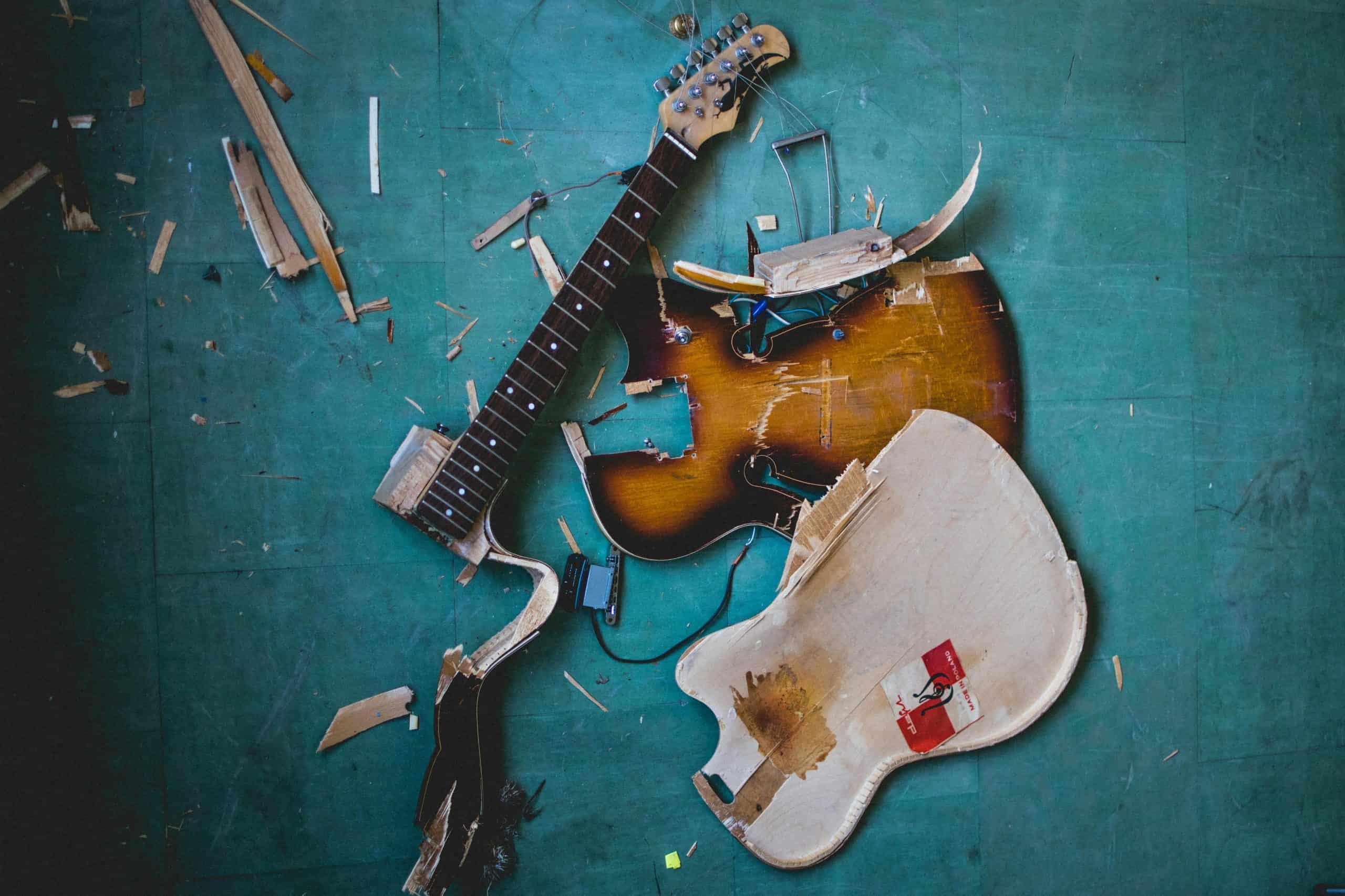 Air Canada takes responsibility for destroying Juno-nominated band's guitar