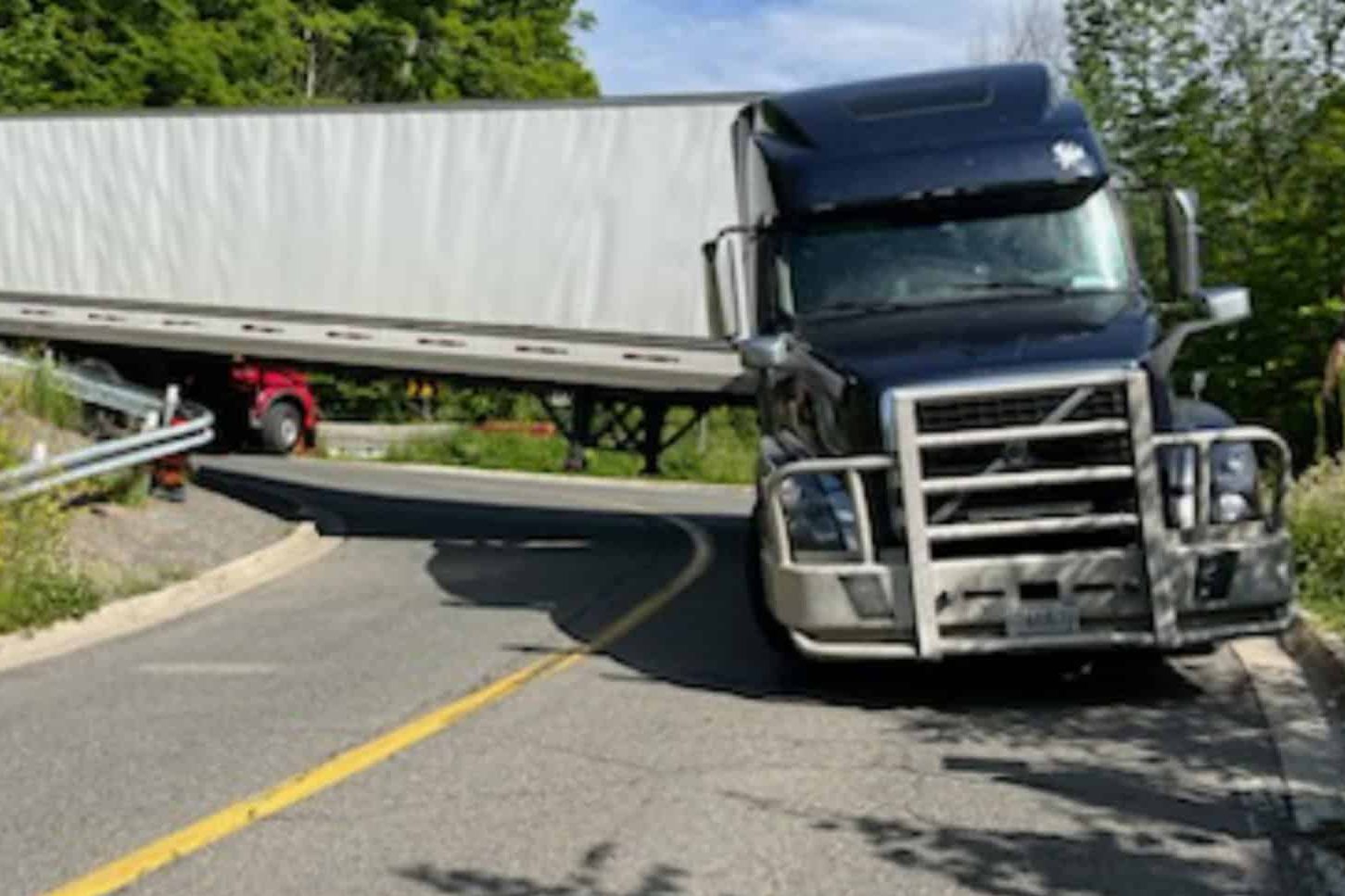 GPS route leads trucker into jackknife crash north of Brampton, police ...