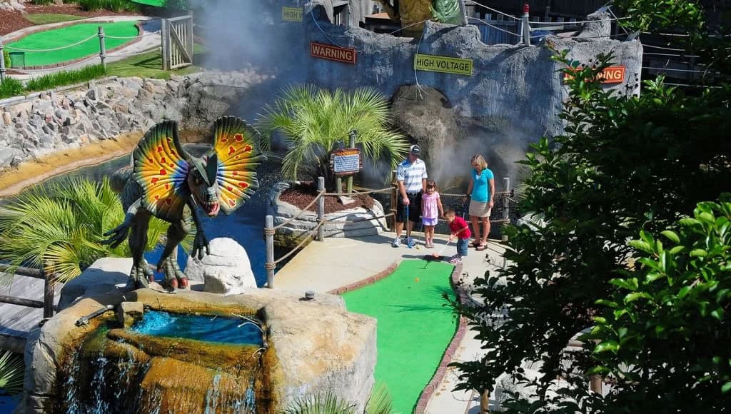 jurassic putt brampton dinosaur-themed mini golf