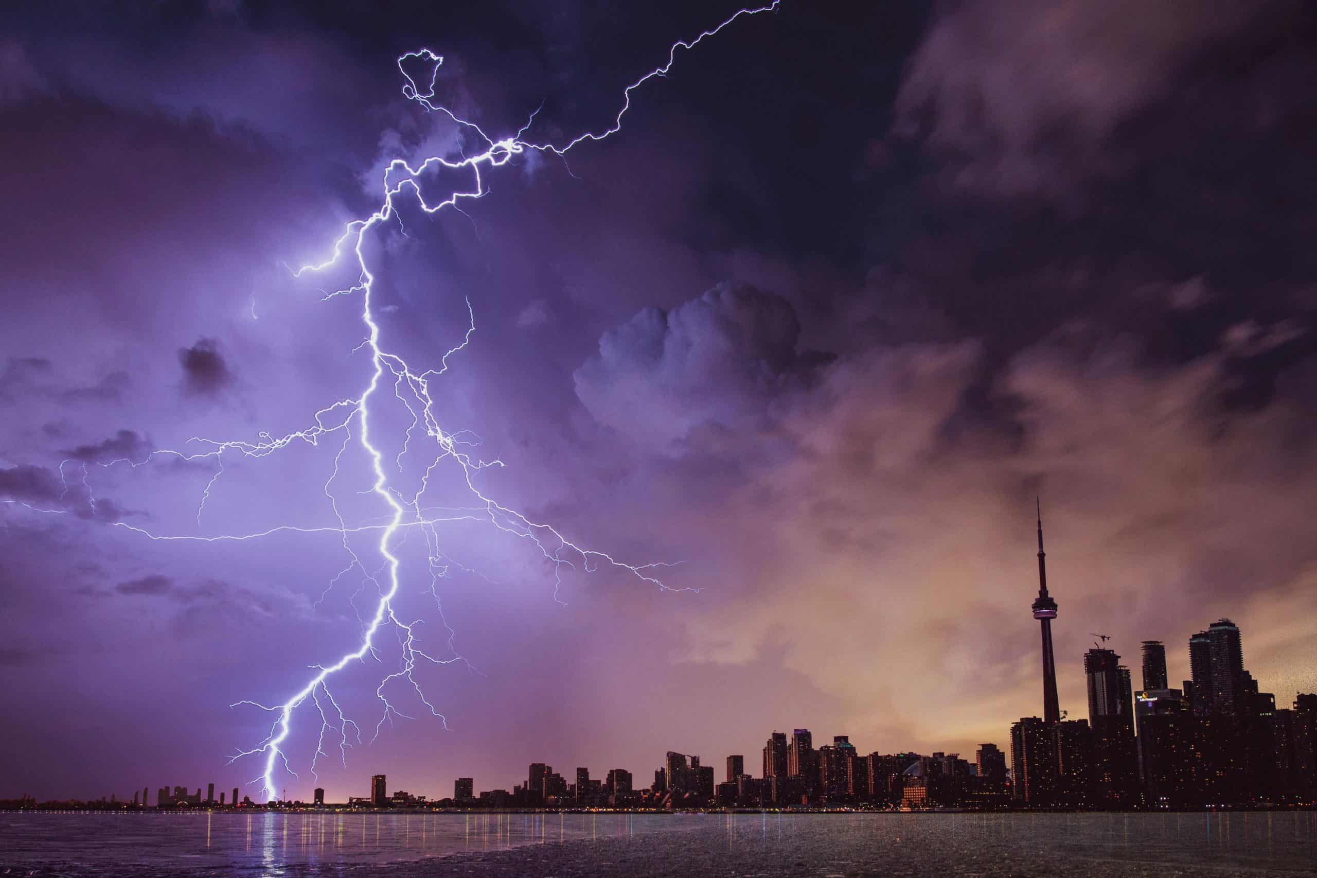 Ontario, Mississauga, Brampton, Burlington, Oakville, thunderstorm, hail, downpour, rain, warning