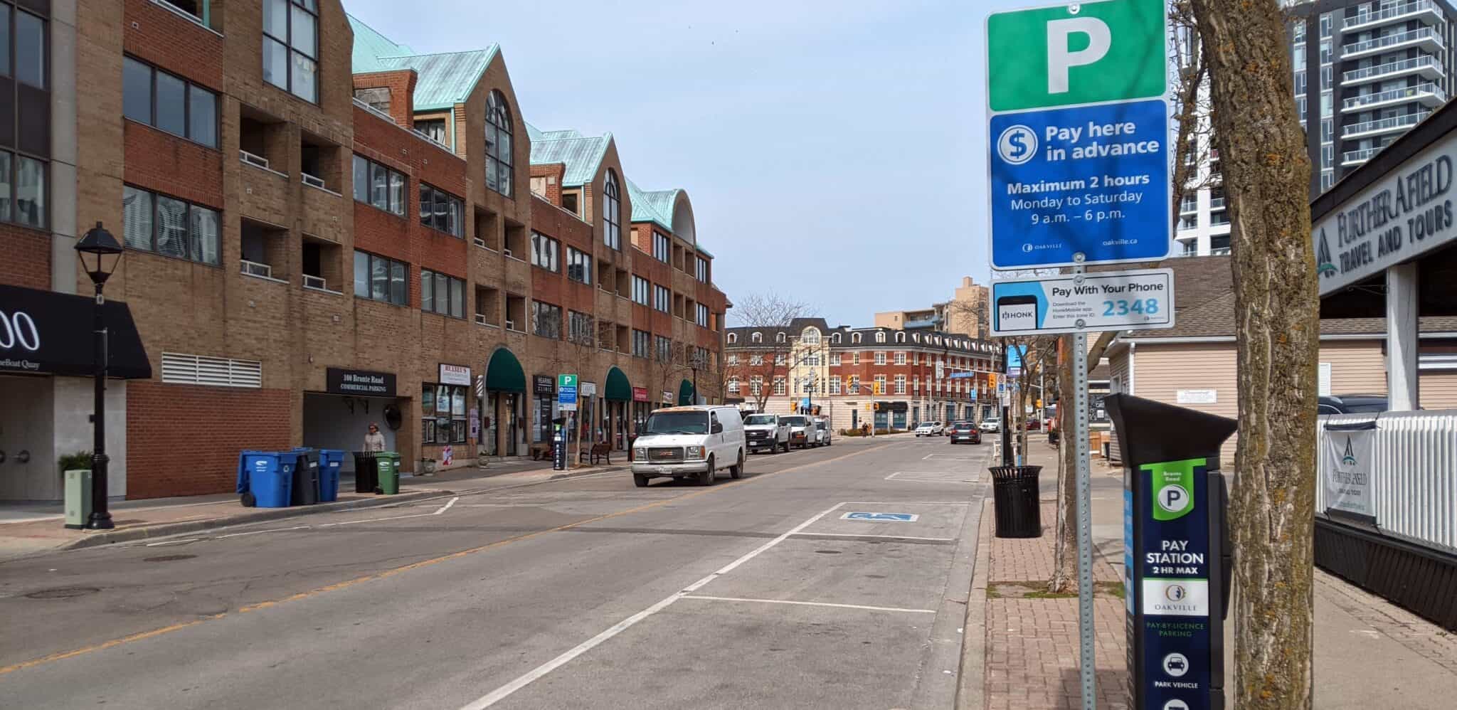 More parking added to an Oakville shopping district | insauga