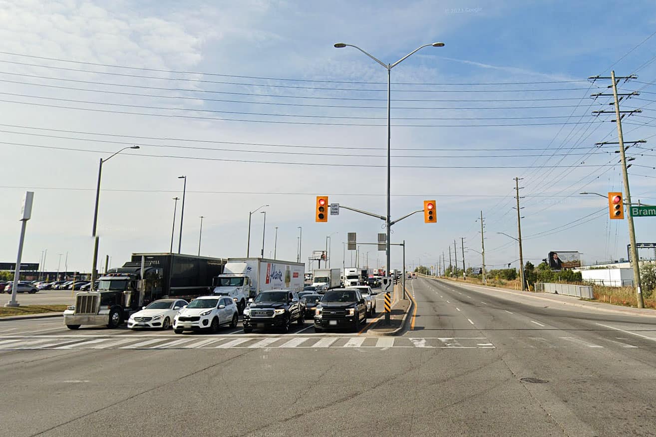 crash close steeles brampton