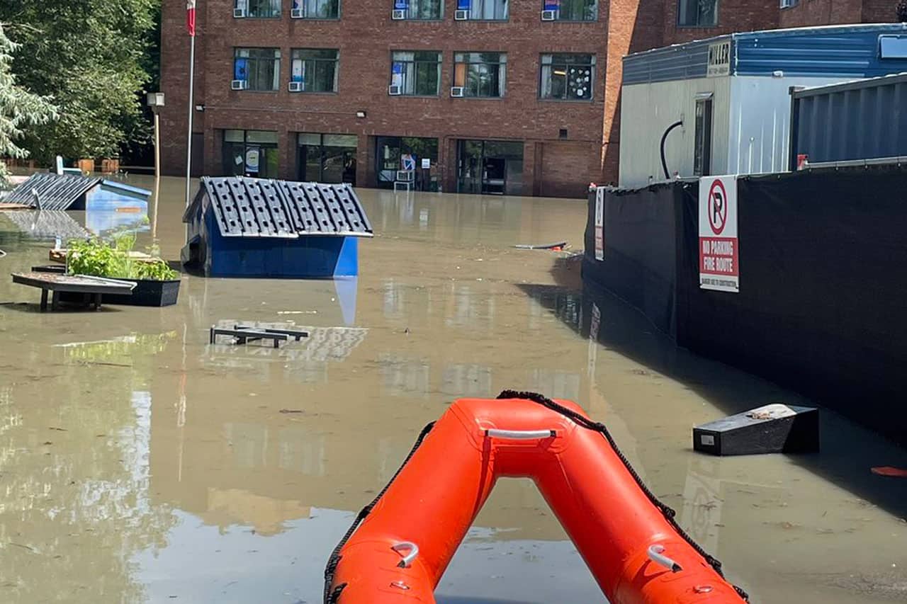 flood mississauga fire