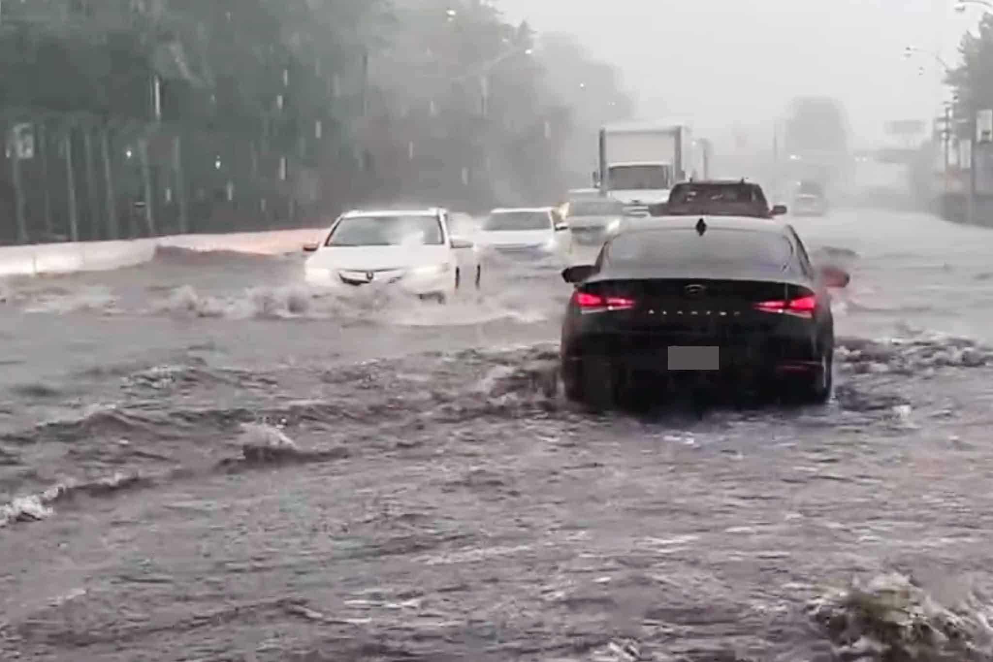 VIDEO: Roads flooded as heavy rain continues across southern Ontario ...