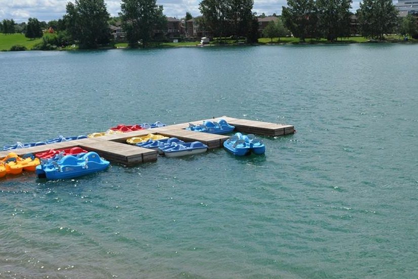 Inflatable waterpark closed due to 'poor water quality' in Brampton lake