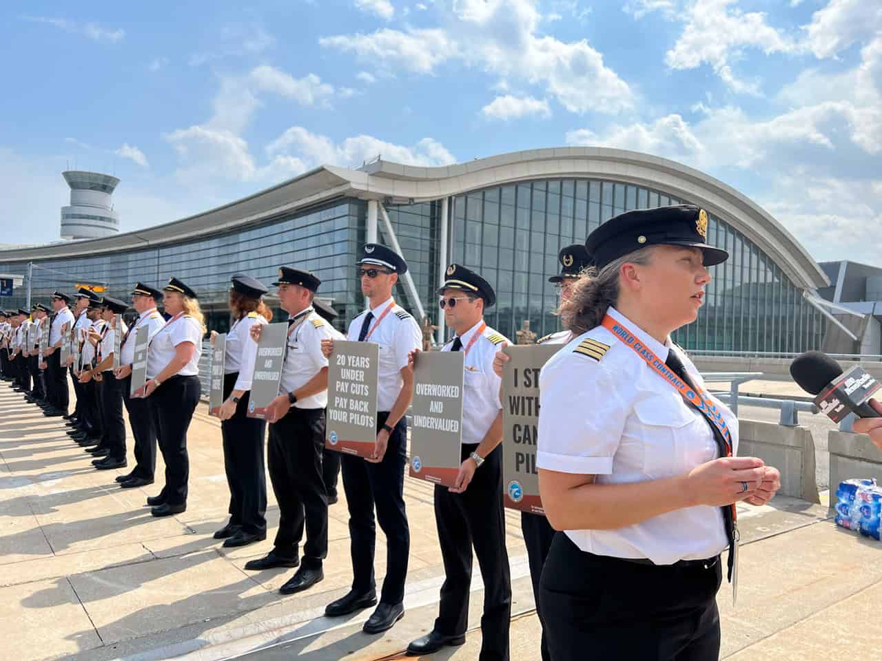 Air Canada pilots info picket at Pearson and other airports.