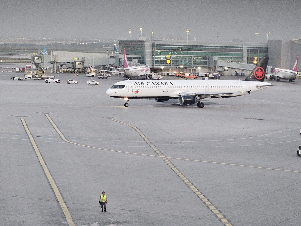 Air Canada pilots vote on agreemnt.