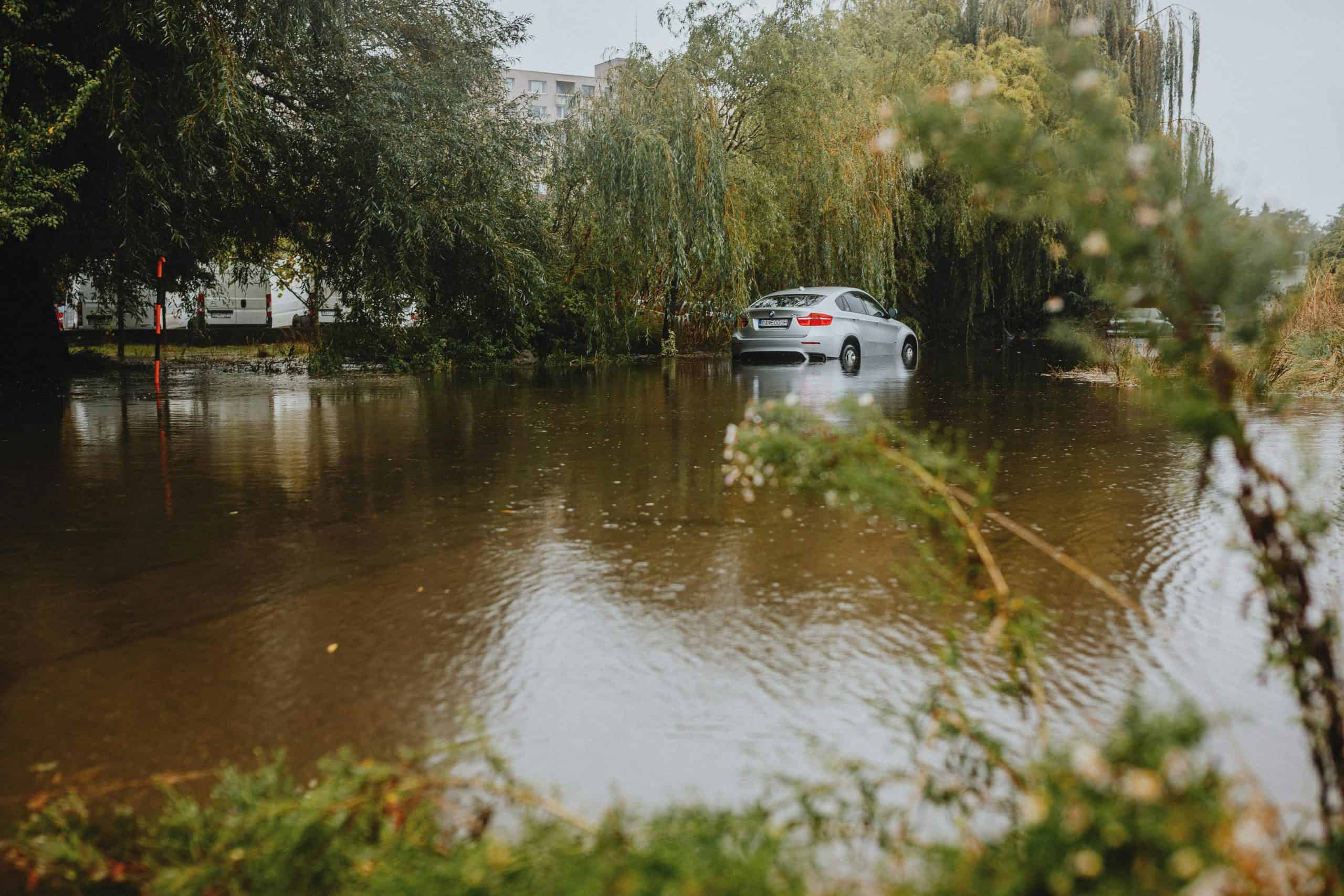 Ontario is sending 100 power workers to assist with hurricane damage in the US