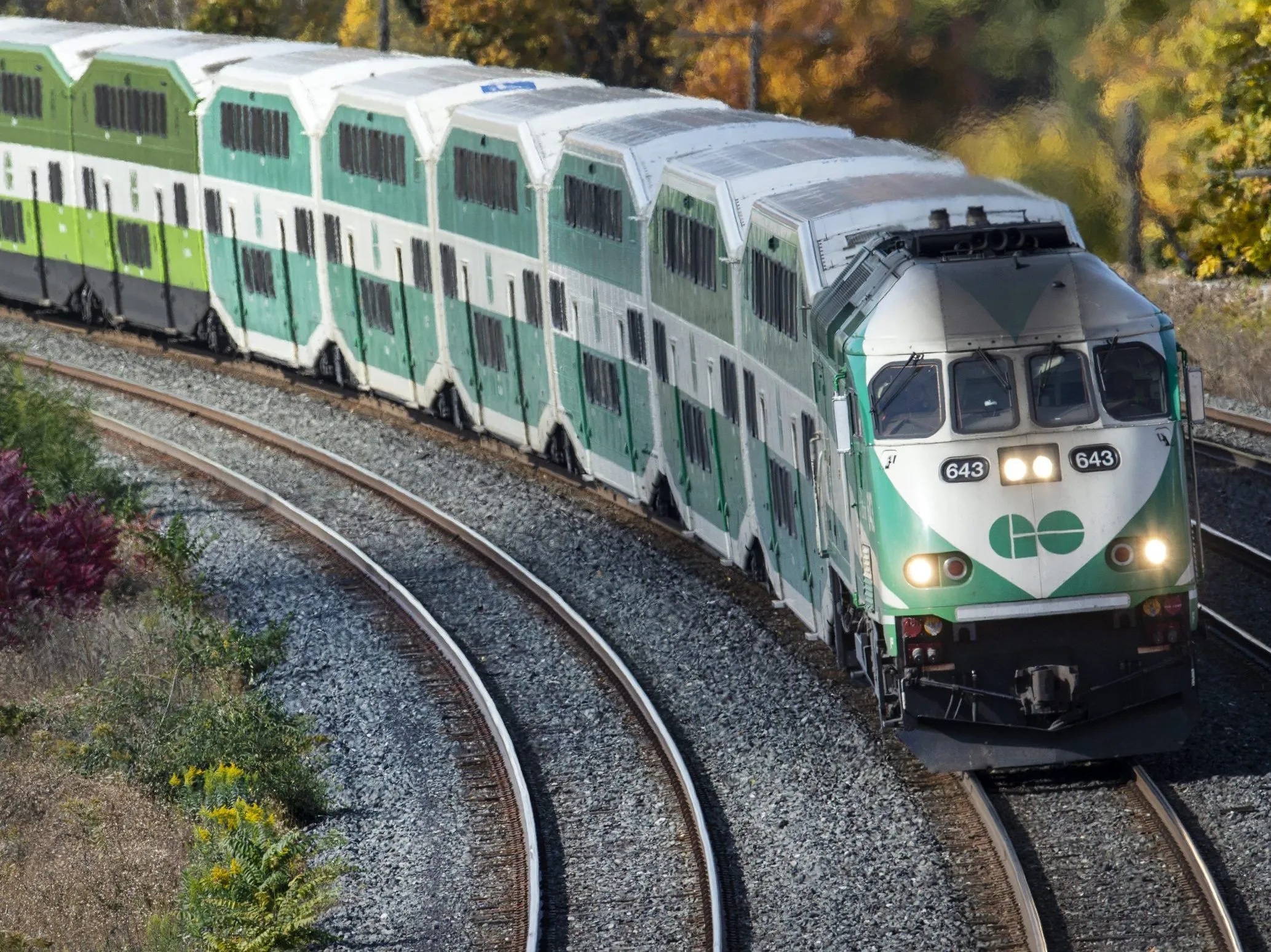 go train, suspension, weekend, passengers, buses, Durham, Toronto, Pickering, Ajax, Whitby, Ontario.