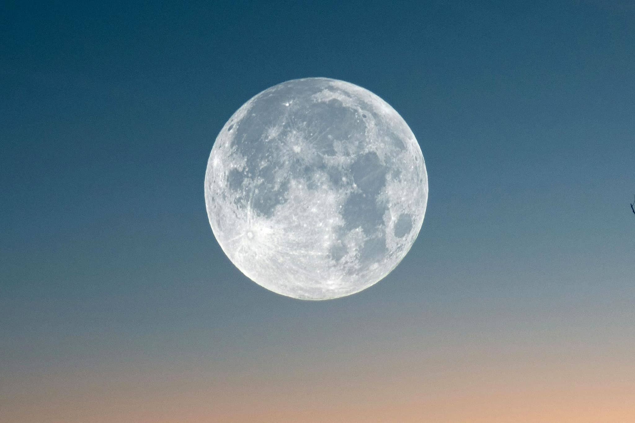 Brightest October full moon in 17 years rises over Ontario this week