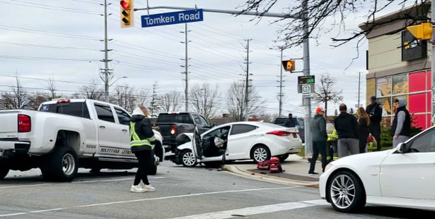 crash, pole, traffic, business, traffic, congestion, road, closed, disruption, routes, alternate, Mississauga.