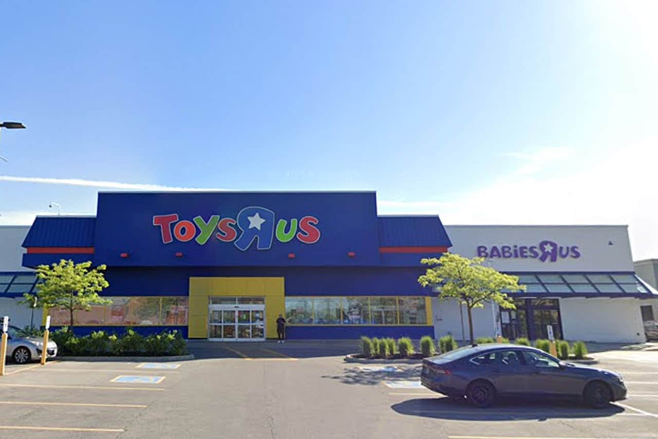 toys r us closing mississauga