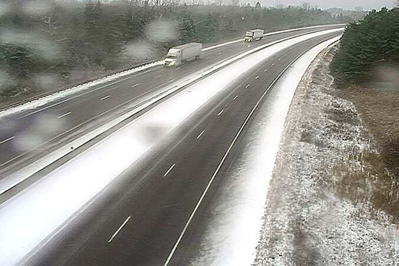 snow highway 401 crash