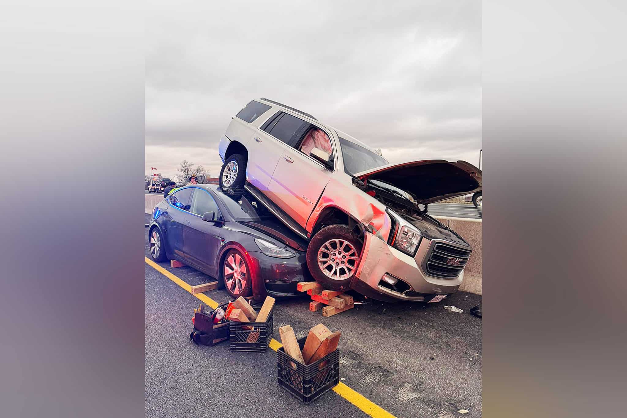 tesla crash oakville ontario